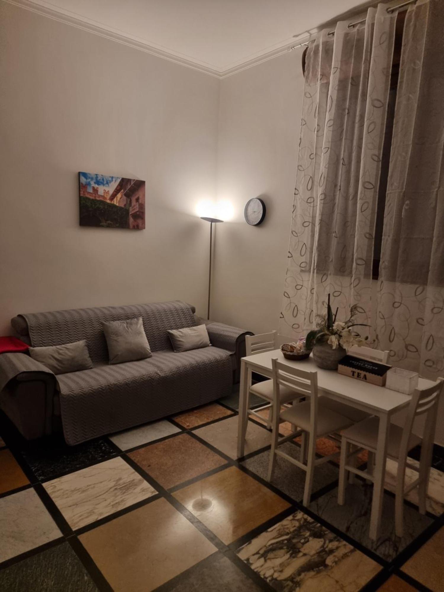 You & Me Garibaldi Home Verona Center ภายนอก รูปภาพ