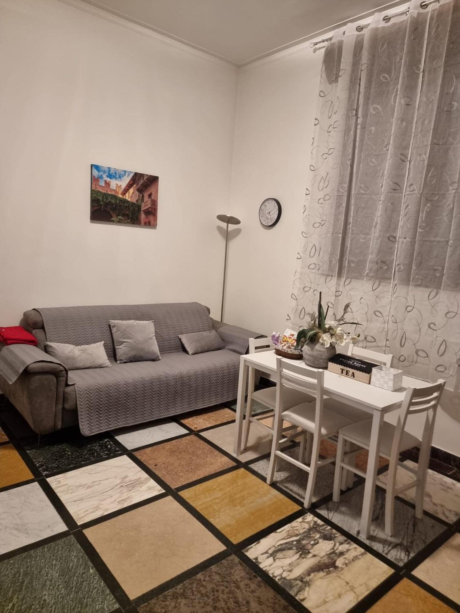 You & Me Garibaldi Home Verona Center ภายนอก รูปภาพ