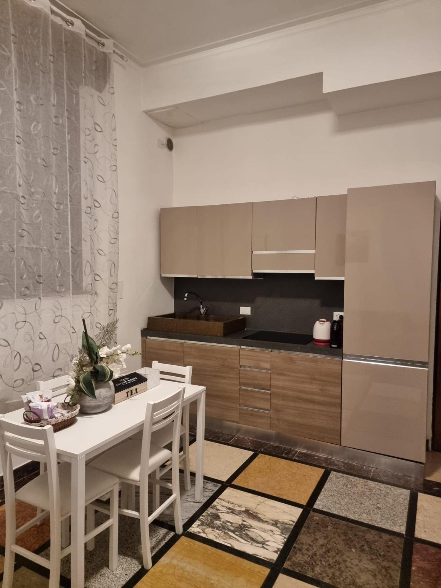 You & Me Garibaldi Home Verona Center ภายนอก รูปภาพ